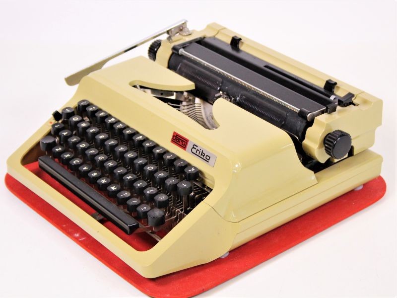 Vintage Daro Erika Mod. 34 schrijfmachine